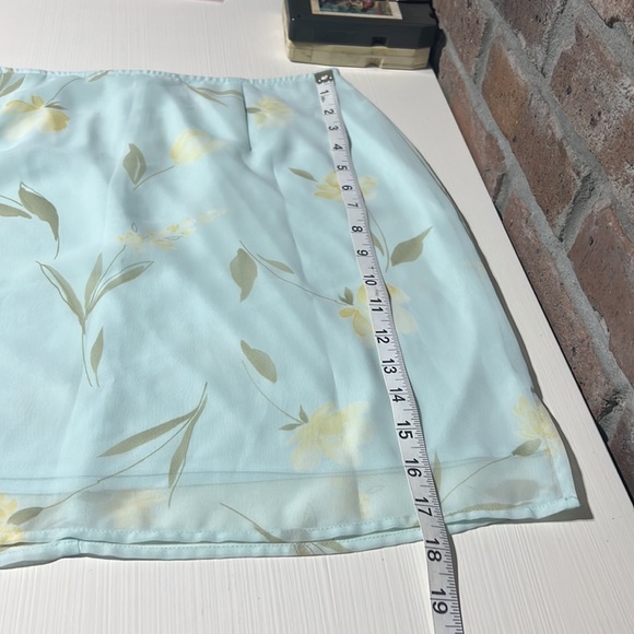 Express lightweight skirt - Picture 4 of 11